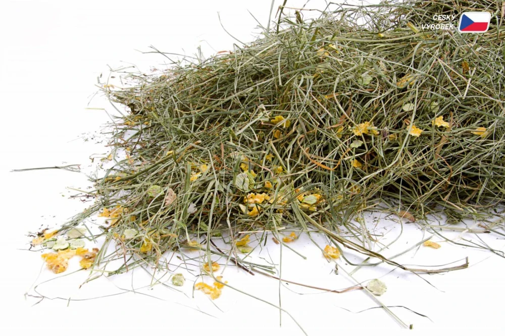 Přírodní seno s kukuřičnými a hrachovými lupínky, 0,5 kg, krmivo pro hlodavce a králíky